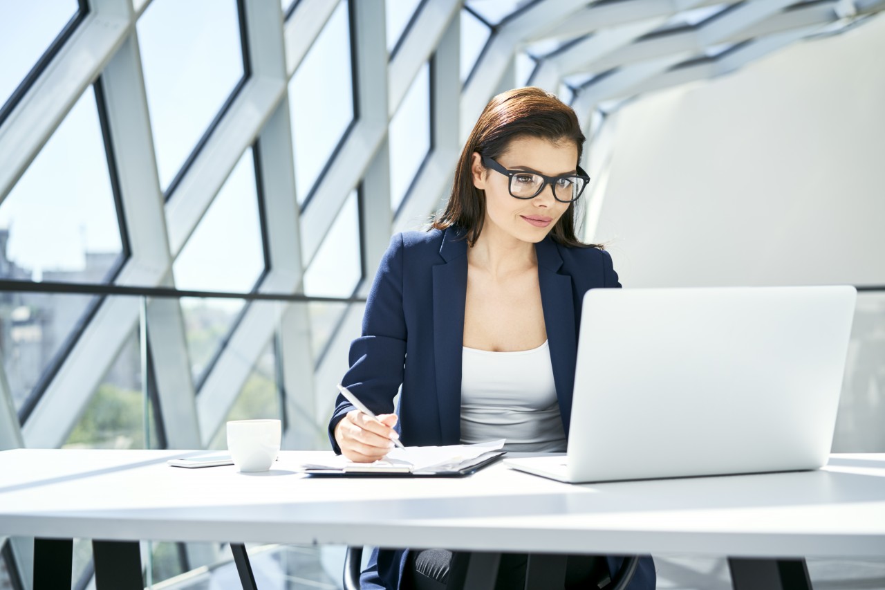 Como Escolher a Mesa de Escritório Ideal: Dicas para um Espaço de Trabalho Perfeito